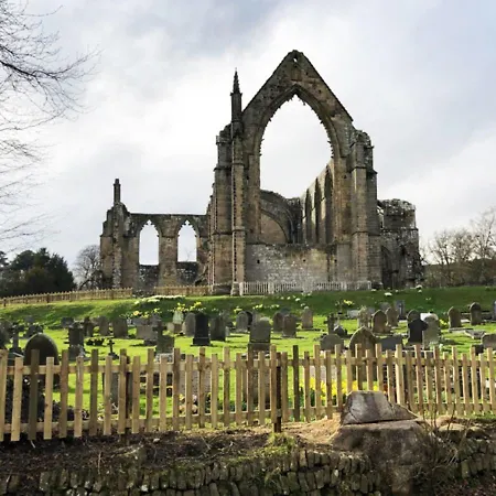 Bramble Is A Wonderful Country In The Village Of Сasa de vacaciones Hetton