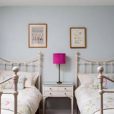 Holiday home Bramble Is A Wonderful Country In The Village Of